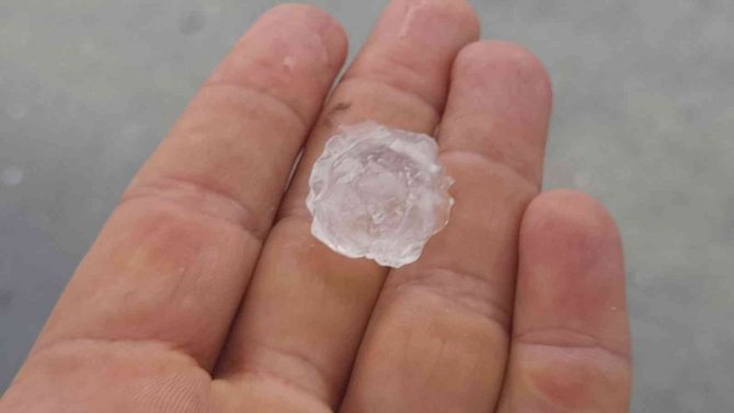 Önce Hortum Sonra Misket Büyüklüğünde Dolu Vurdu