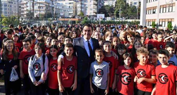 Başkan Dündar, 12 Bin 200 Öğrenci İle Buluştu