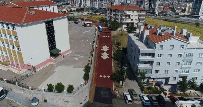 Pursaklar’da Sokaklar Yenileniyor