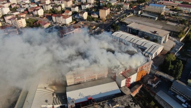 Sultanbeyli’de Çelik Tencere Fabrikası Alevlere Teslim Oldu