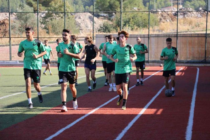 Genç Horozlar Ligin İlk Maçına 3 Puan Parolasıyla Hazırlanıyor