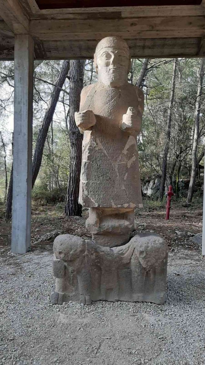 Son Hitit Kralının Vasiyetinin Yerine Getirilmesi İçin Valiliğe Başvurdu