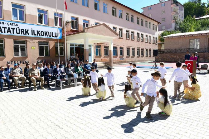 Çatak’ta ‘İ̇lköğretim Haftası’ Coşku İle Kutlandı