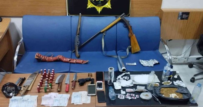 Uyuşturucu Operasyonunda 2 Şahıs Tutuklandı