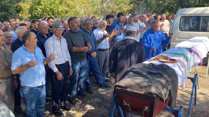 Arazi Kavgasında Hayatını Kaybeden 2 Kişi Toprağa Verildi