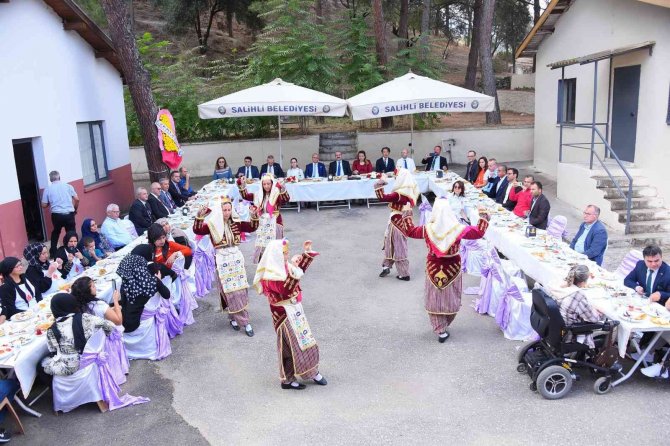 Salihli’de Sebze Ve Meyve Kurutma Tesisi Törenle Açıldı