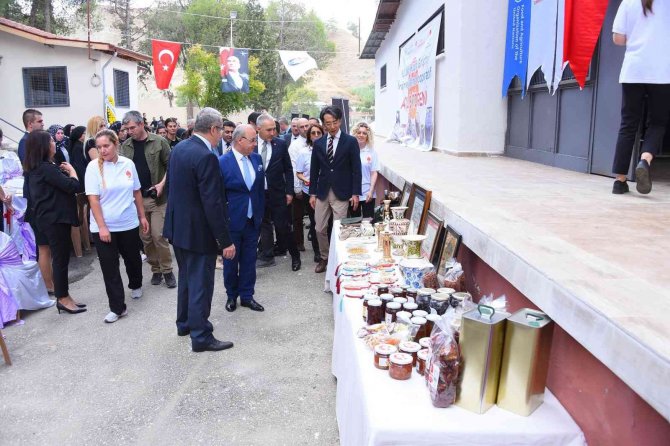 Salihli’de Sebze Ve Meyve Kurutma Tesisi Törenle Açıldı