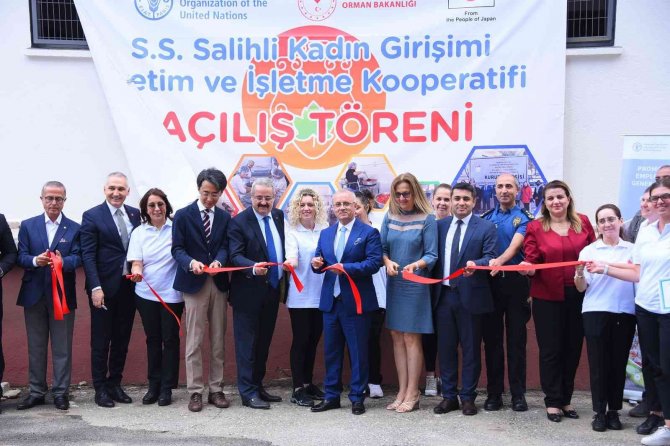 Salihli’de Sebze Ve Meyve Kurutma Tesisi Törenle Açıldı