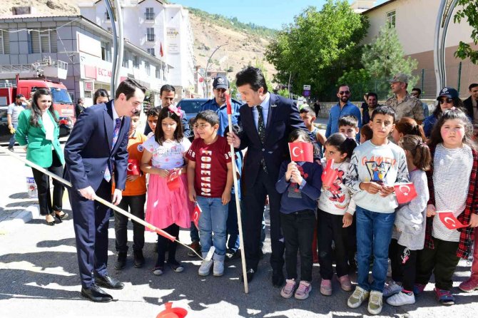 Çatak’ta ‘Yayalara Öncelik Duruşu, Hayata Saygı Duruşu’ Etkinliği