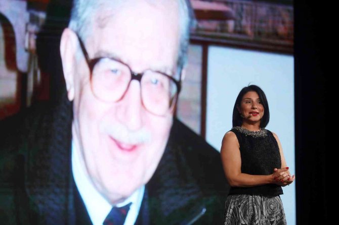 Turgut Özakman Yenimahalle’de Anıldı