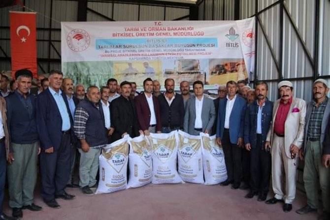 Güroymak’ta Güzlük Buğday Tohumu Dağıtıldı