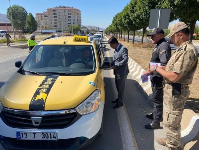 Güroymak’ta ‘Yayalara Öncelik, Hayata Saygı Duruşu’ Etkinliği Düzenlendi