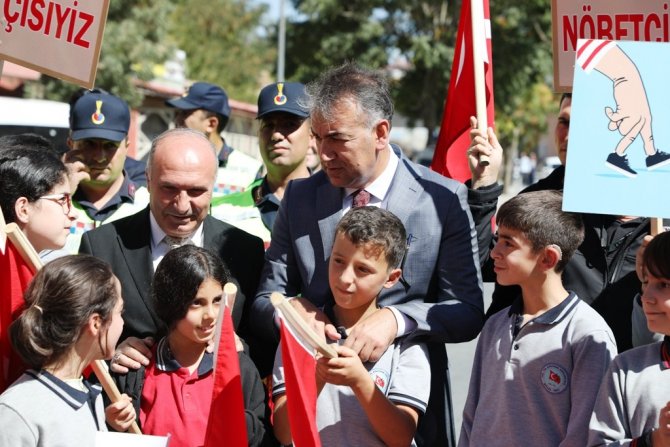 Bitlis’te “Yayalara Öncelik Duruşu Hayata Saygı Duruşu” Kampanyası