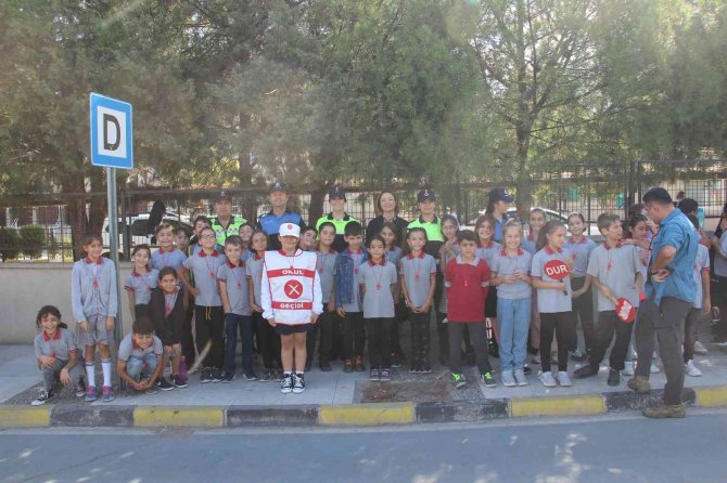 Miniklerden ’Öncelik Yayanın’ Uyarısı