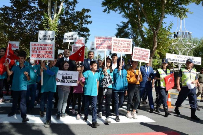 Malatya’da Yaya Geçitleri Kırmızıya Boyandı
