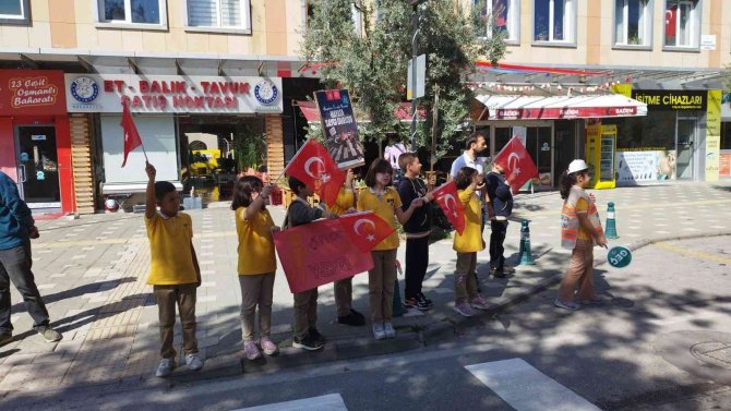 Orhangazi’de ’Yayalara Öncelik Duruşu, Hayata Saygı Duruşu’