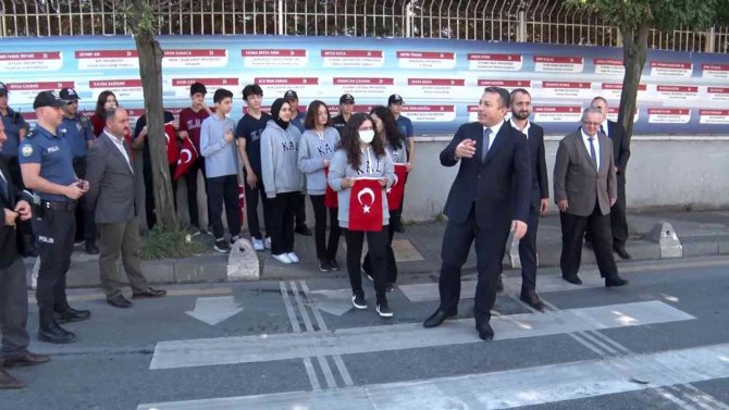 Kağıthane’de “Trafikte Yaya Önceliği” Etkinliği Gerçekleştirildi