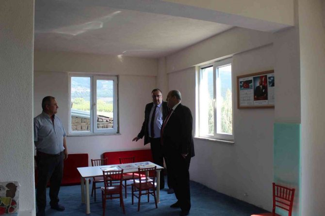 Kaymakam Ünal Okulları Gezerek Bilgi Aldı