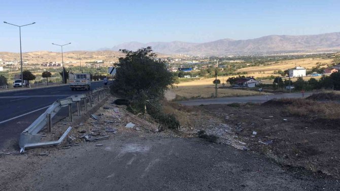Elazığ’da Pikap Şarampole Yuvarlandı: 5 Yaralı