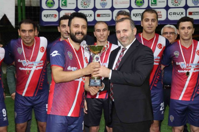 Kent Kupası Yalova Şehir Oyunları’nda Şampiyon Yalova Emniyeti 2 Oldu
