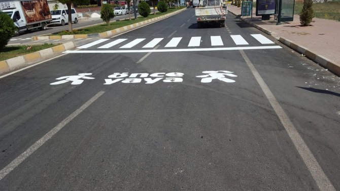 Kilis’te Yaya Geçidi Çizgileri Boyanıyor