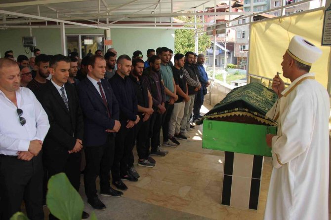 Aracın Çarptığı 4 Yaşındaki Çocuk Son Yolculuğuna Uğurlandı