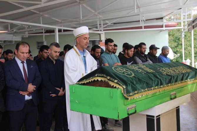 Aracın Çarptığı 4 Yaşındaki Çocuk Son Yolculuğuna Uğurlandı