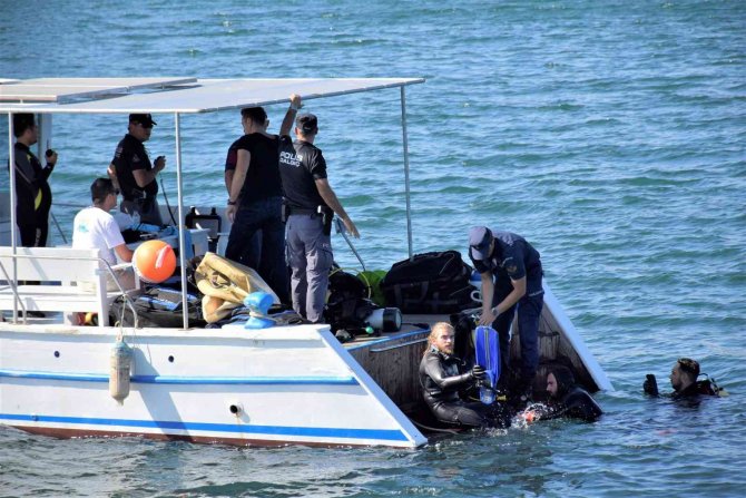 Urla’da Denizin Dibindeki Hayalet Ağlar Ve Atıklar Temizlendi