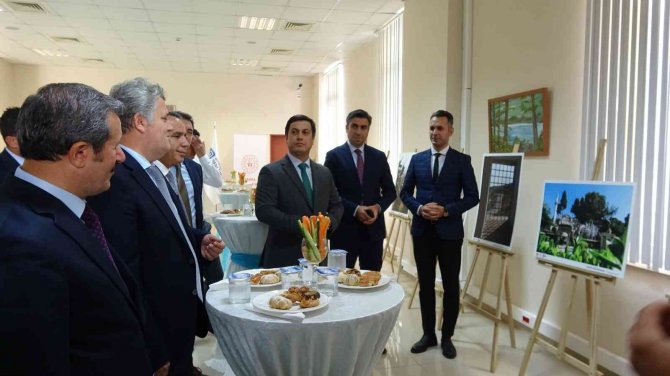 Manisa’da ‘Özgürlüğün Renkleri’ Fotoğraf Sergisi Açıldı