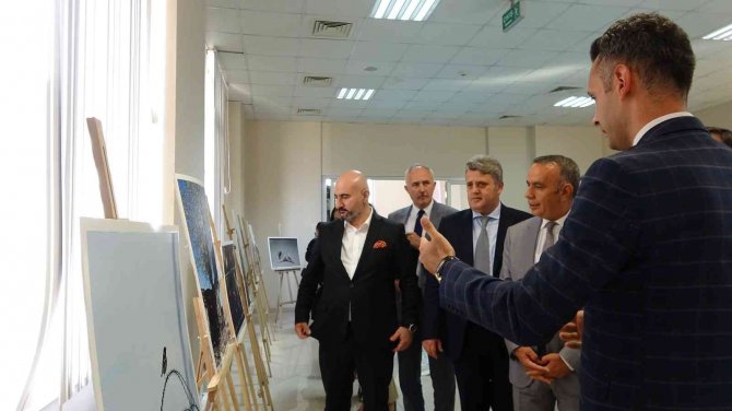 Manisa’da ‘Özgürlüğün Renkleri’ Fotoğraf Sergisi Açıldı