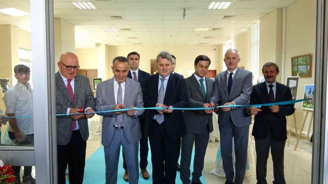 Manisa’da ‘Özgürlüğün Renkleri’ Fotoğraf Sergisi Açıldı