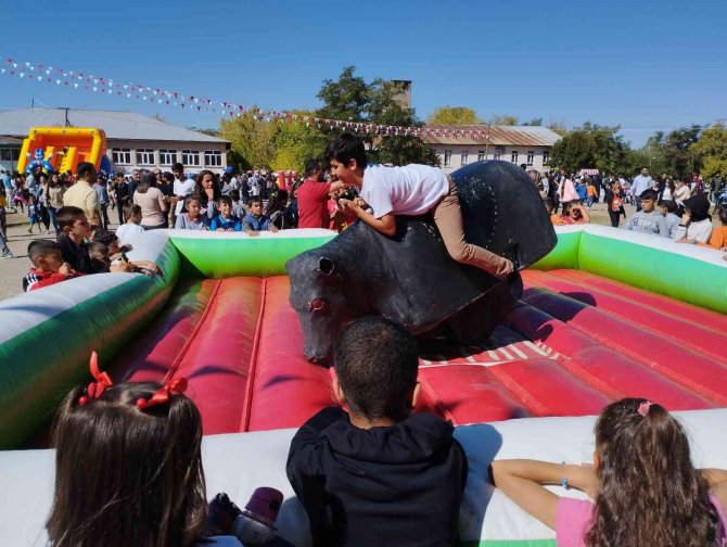 Varto’da İlk Kez Çocuk Festivali Düzenlendi