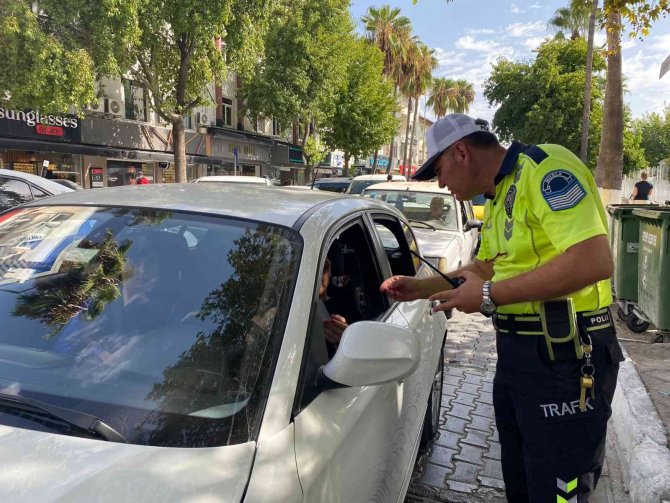 Fethiye’de Öğrenciler ’Öncelik Hayatın, Öncelik Yayanın’ Dedi