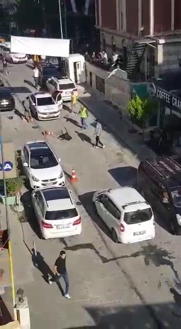 Küçükçekmece’de Taraftarların ‘Duba Ve Sandalye’li Kavgası Kamerada