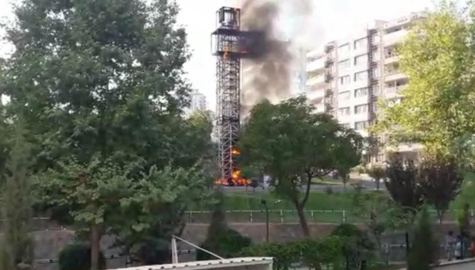 Şanlıurfa’da Baz İstasyonu Alev Alev Yandı