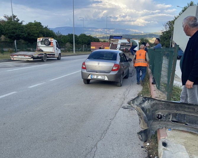 Sinop’ta Trafik Kazası: 2 Yaralı