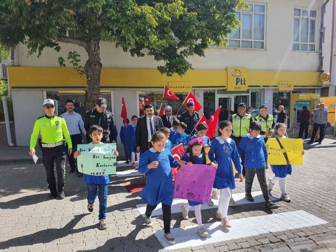 Gürün’de “Trafikte Yaya Önceliği” Etkinliği Gerçekleştirildi
