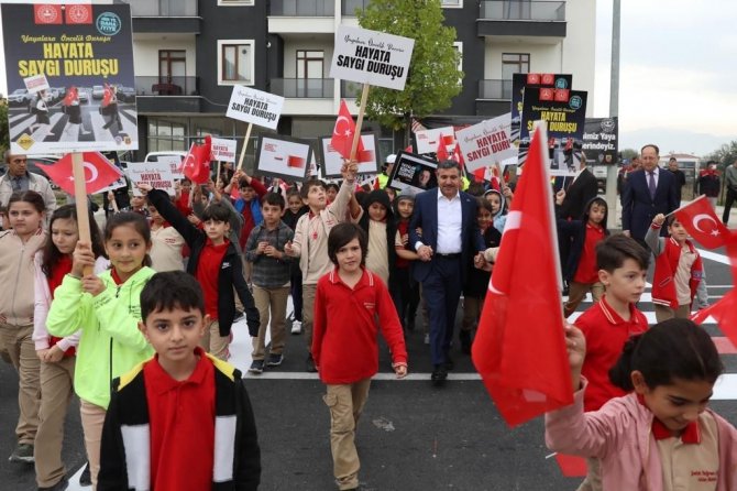 Yayalara Öncelik Duruşu, Hayata Saygı Duruşu’ Etkinliği Yapıldı