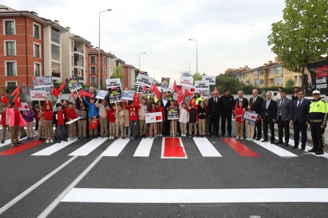 Yayalara Öncelik Duruşu, Hayata Saygı Duruşu’ Etkinliği Yapıldı