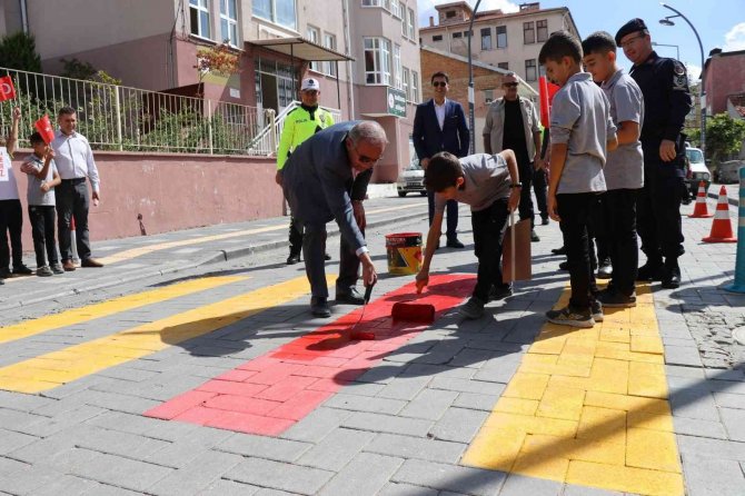 Gördes’te ’Yayalara Öncelik Duruşu’ Etkinliği Düzenlendi