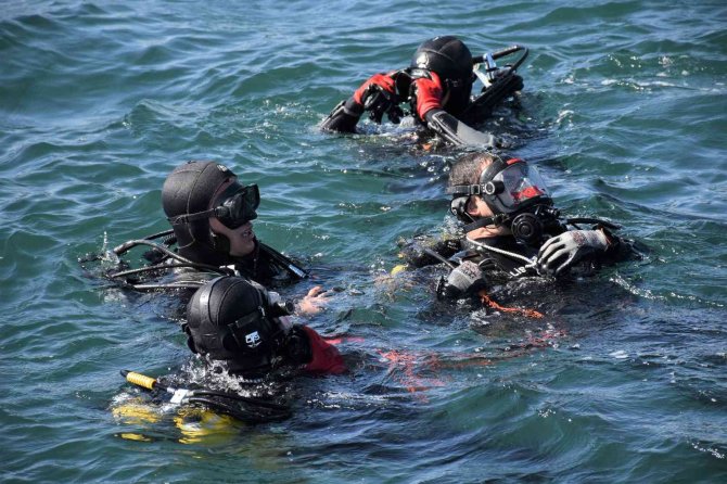 Urla’da Denizin Dibindeki Hayalet Ağlar Ve Atıklar Temizlendi