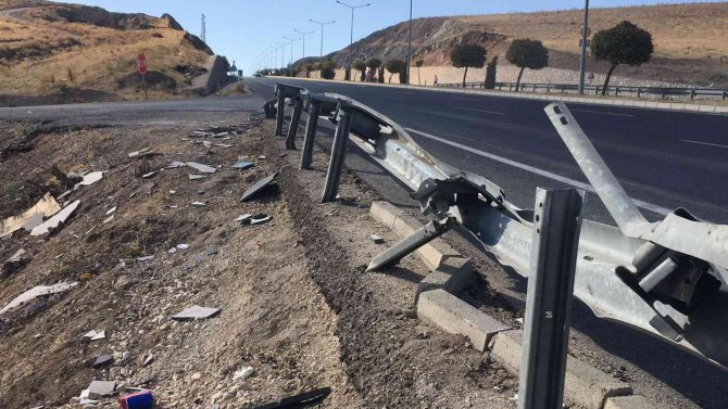 Elazığ’da Pikap Şarampole Yuvarlandı: 5 Yaralı