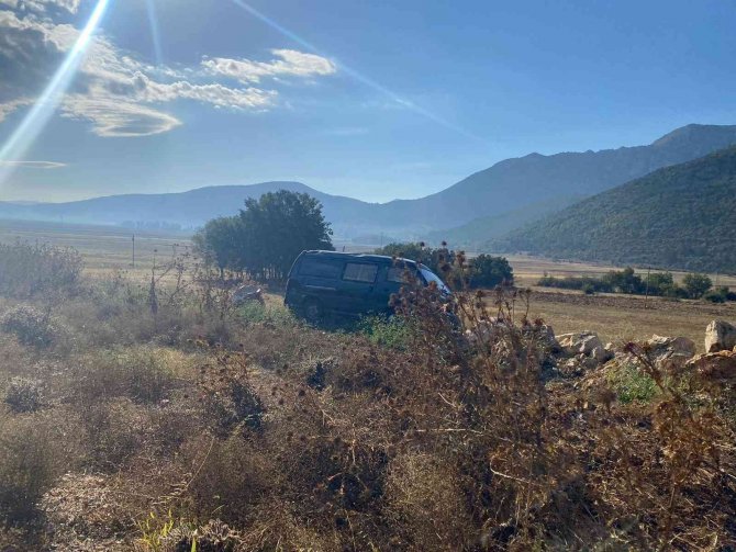 Yola Dökülen Yağ Kazalara Davetiye Çıkardı, 3 Kişi Yaralandı