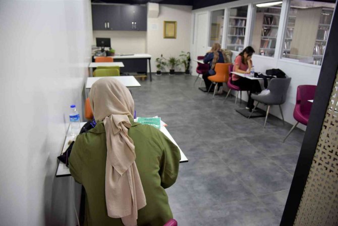 Yunusemre’deki Kütüphaneler Hafta Sonları Da Açık Olacak