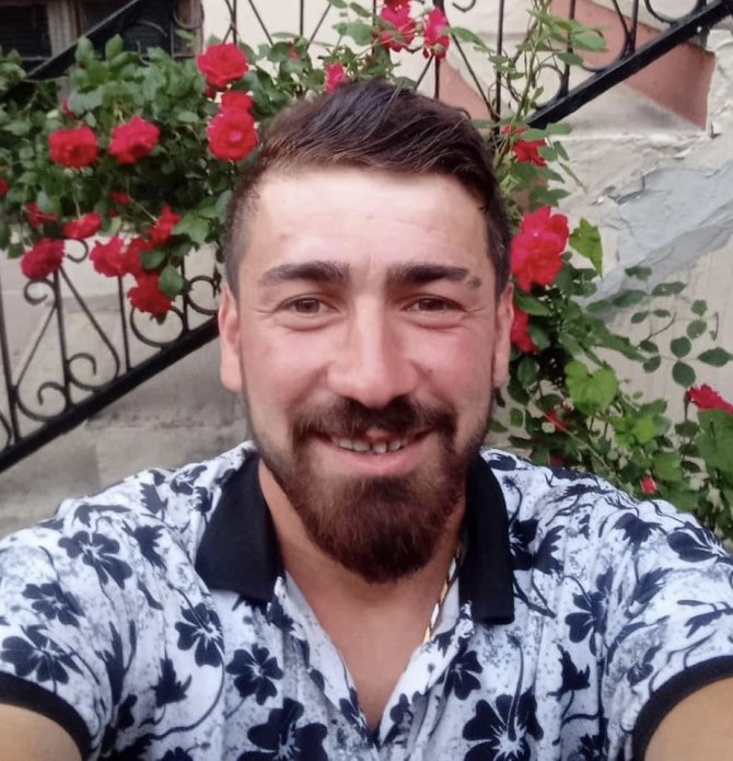 Genç Adam Evinde Ölü Bulundu