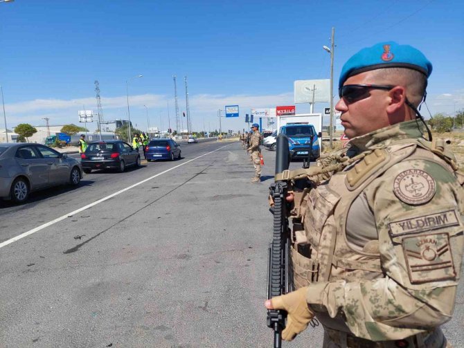 Aksaray’da Jandarma Komandolar Yollarda