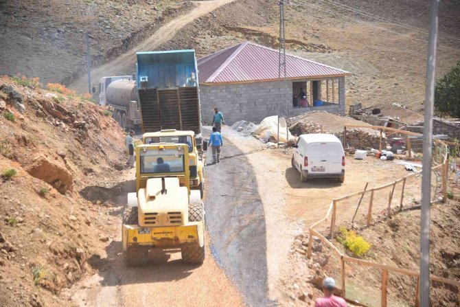 Alanya’nın Batısında 22 Kilometrelik Asfalt, 17 Yeni Çardak Hizmeti Tamamlandı