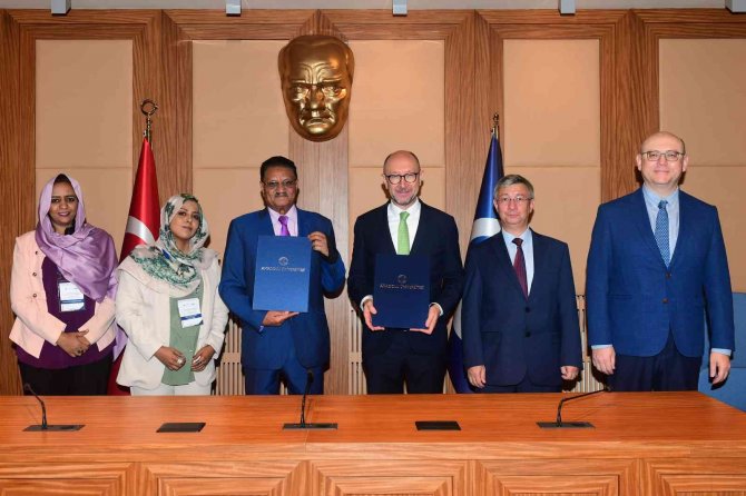Anadolu Üniversitesi İle Sudan Ulusal Üniversitesi Arasında İş Birliği Protokolü İmzalandı