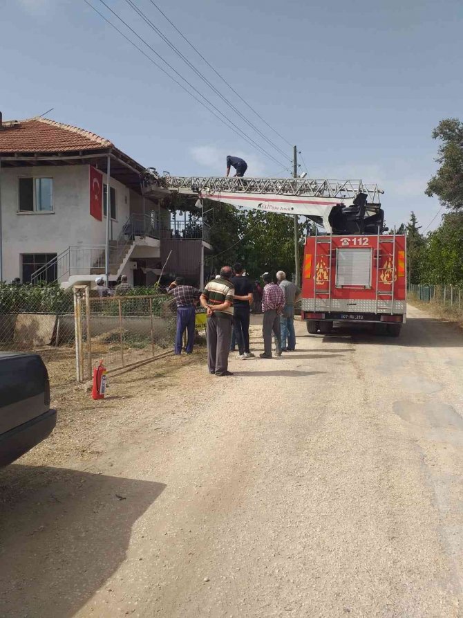 Korkuteli’nde Evde Çıkan Yangın Ucuz Atlatıldı