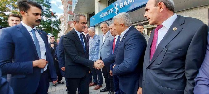 Başkan Çalışkan: “Kyk Yurdu Yapımı İçin Bakan Özer’den Olumlu Yanıt Aldık”